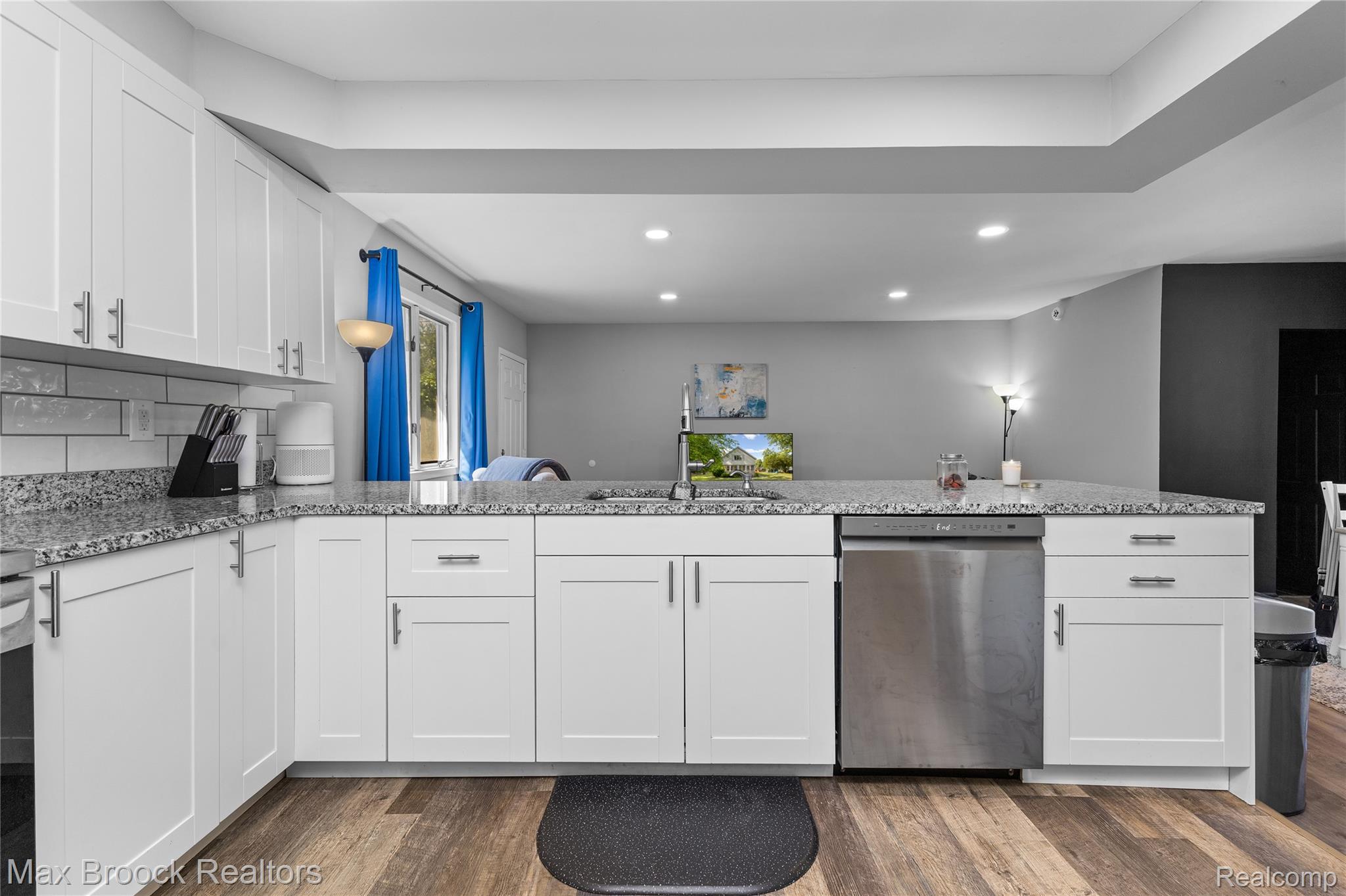 27216, Shiawassee, Southfield, Michigan, 48033