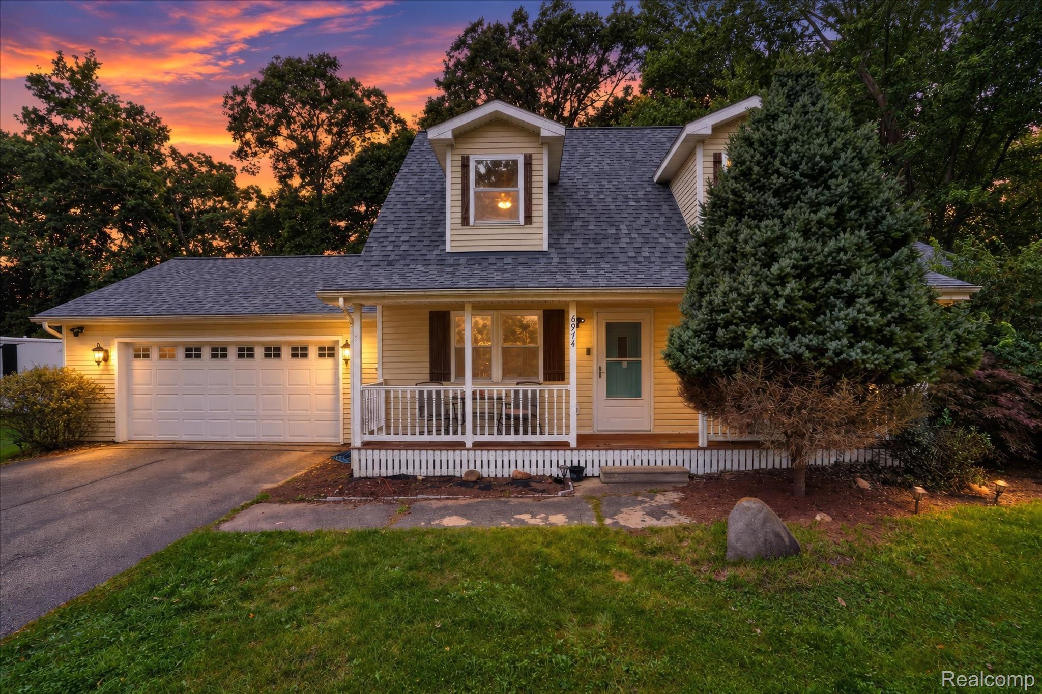 6974, Surrey, Jackson, Michigan, 49201