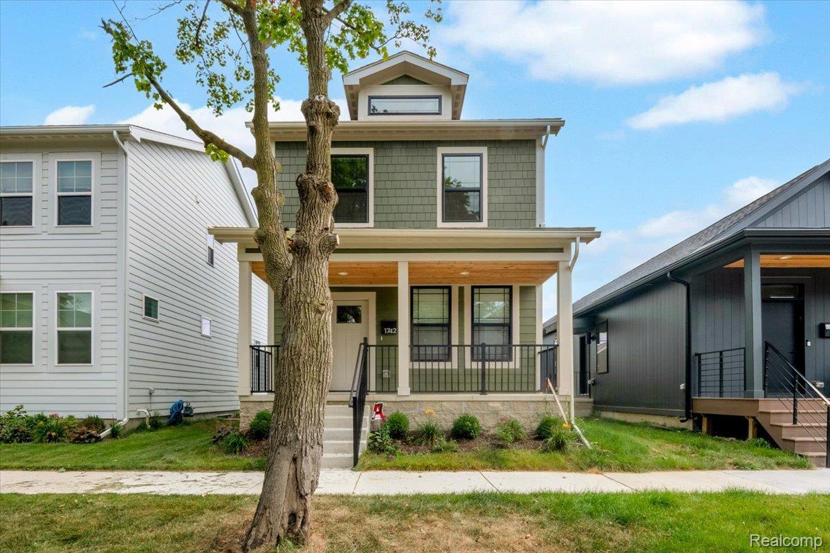 1742, Fischer, Detroit, Michigan, 48214