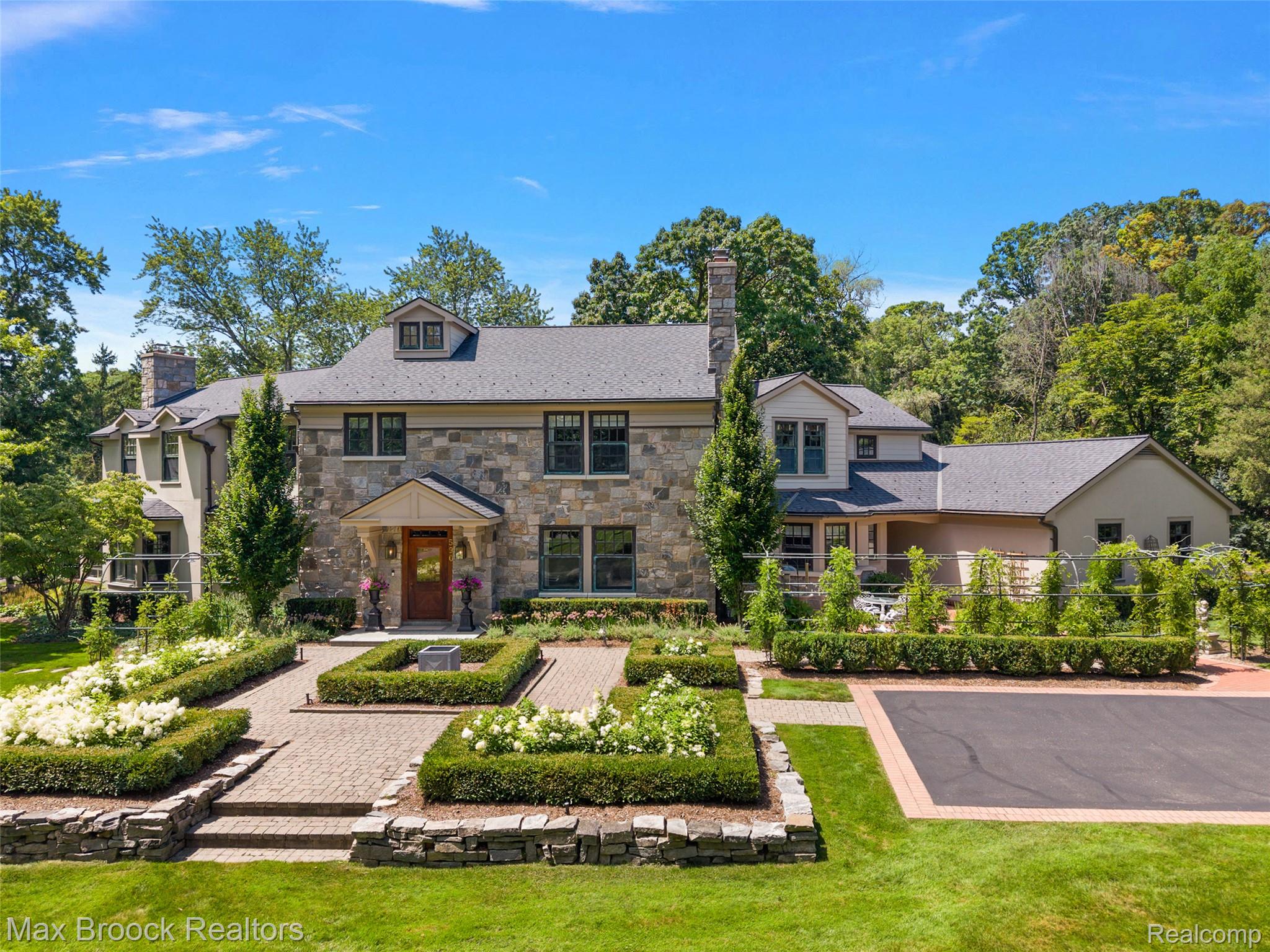590, Haverhill, Bloomfield Hills, Michigan, 48304