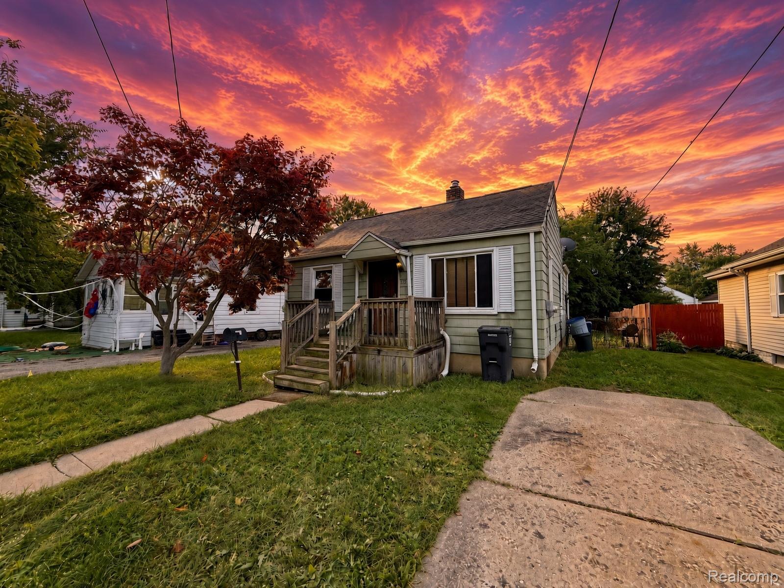 3301, Clairmont, Flint, Michigan, 48503