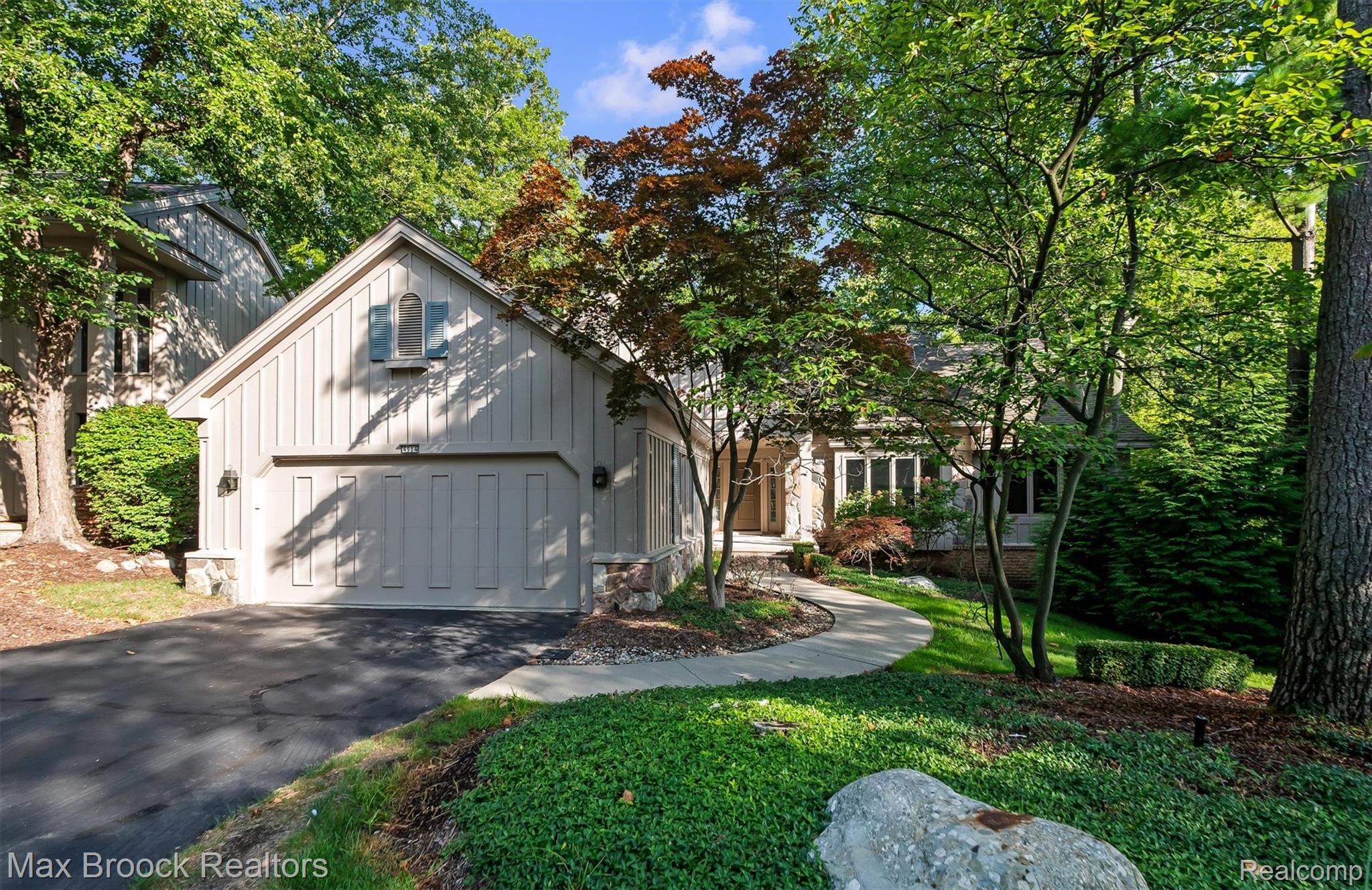 4904, Woodcliff Hill, N, West Bloomfield, Michigan, 48323