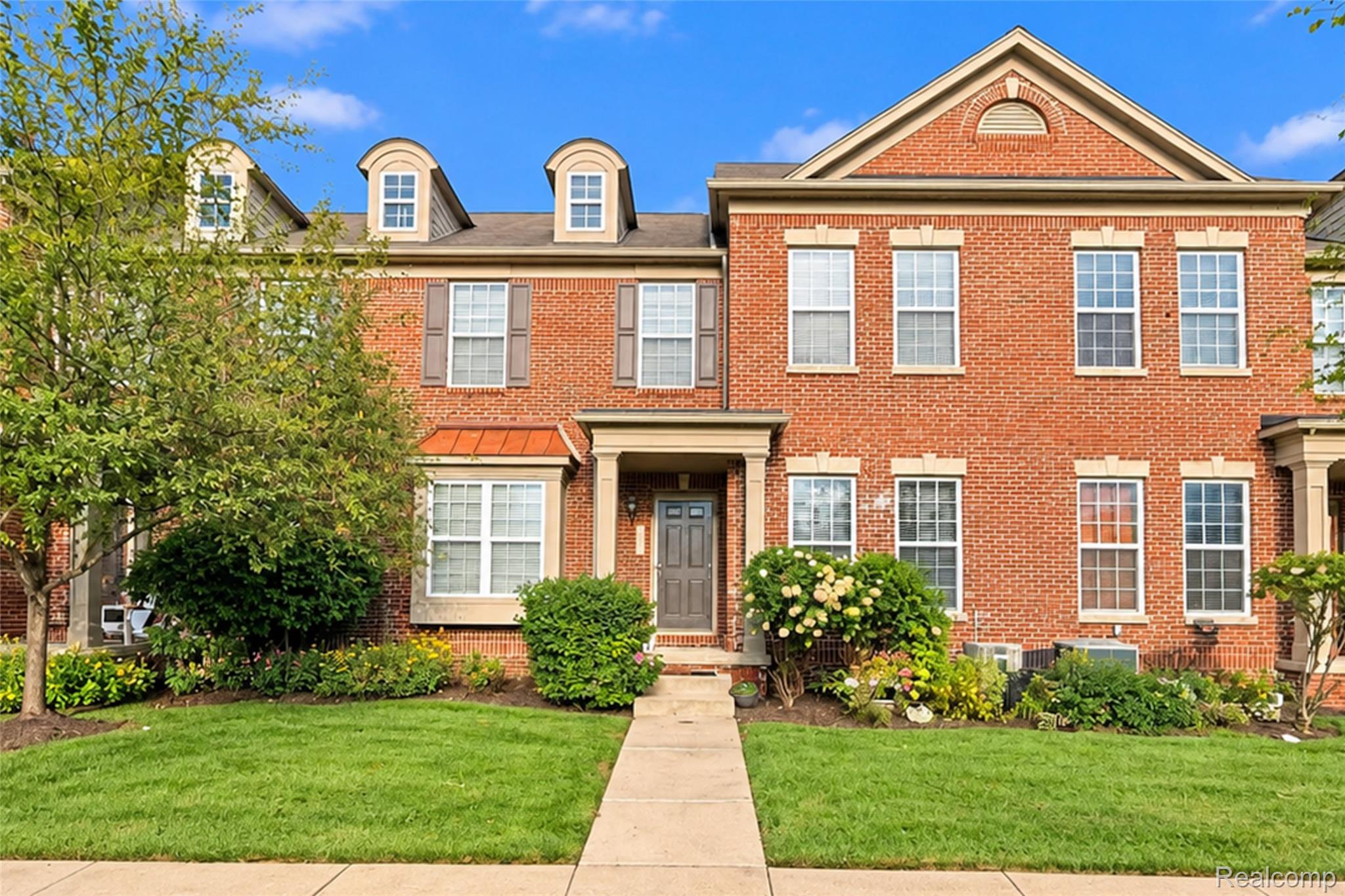 2051, Vanderbilt, Canton, Michigan, 48188