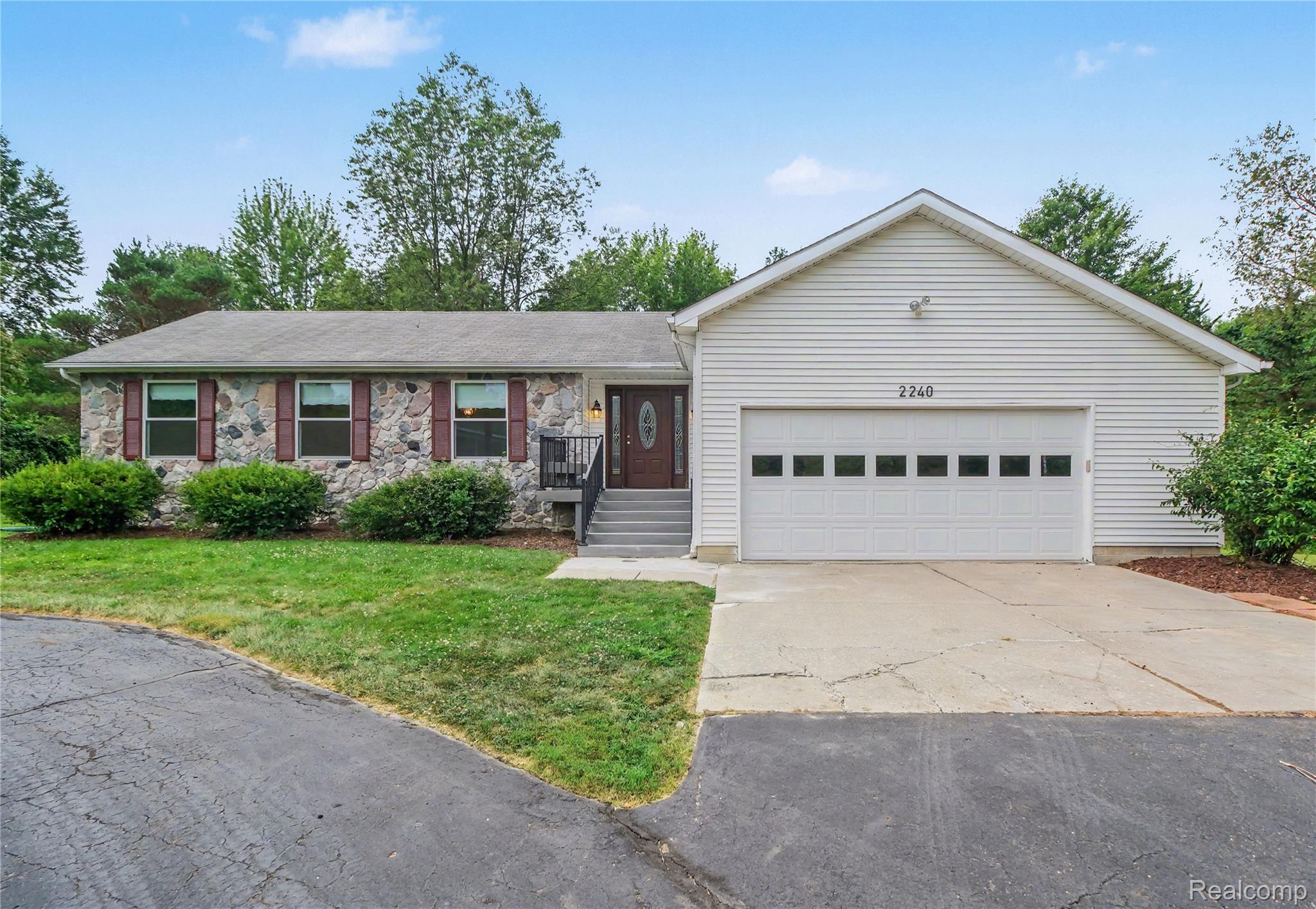 2240, Hidden Lake, Ortonville, Michigan, 48462