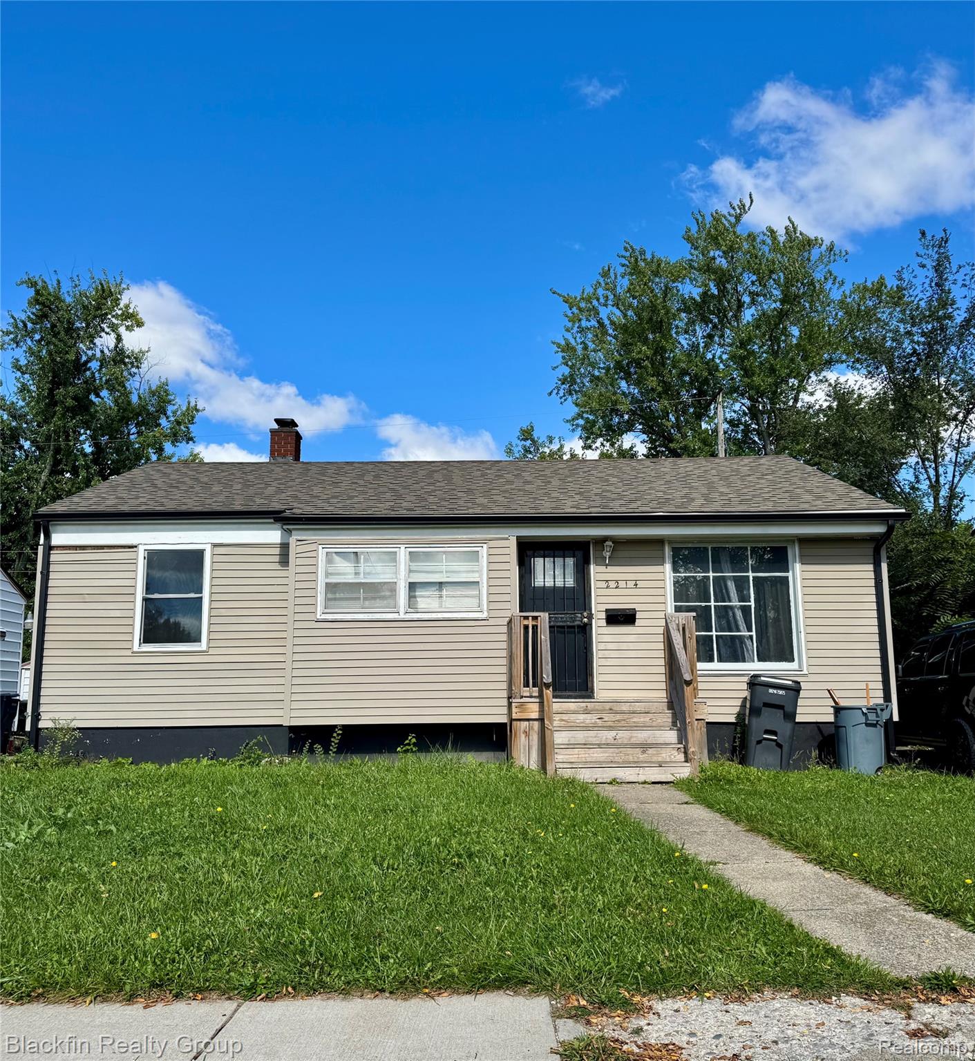 2214, Santa Barbara, Flint, Michigan, 48504