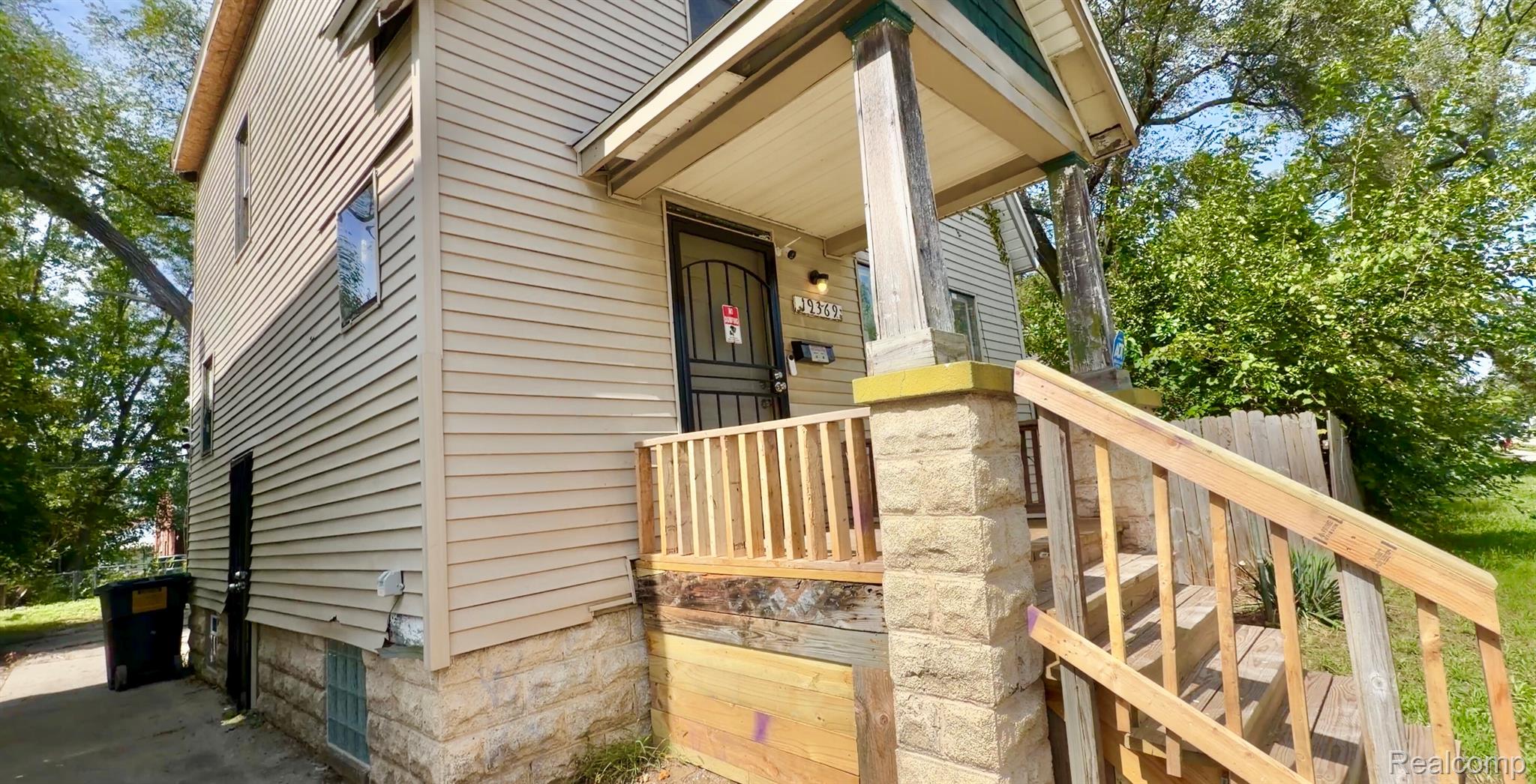 19369, Charest, Detroit, Michigan, 48234