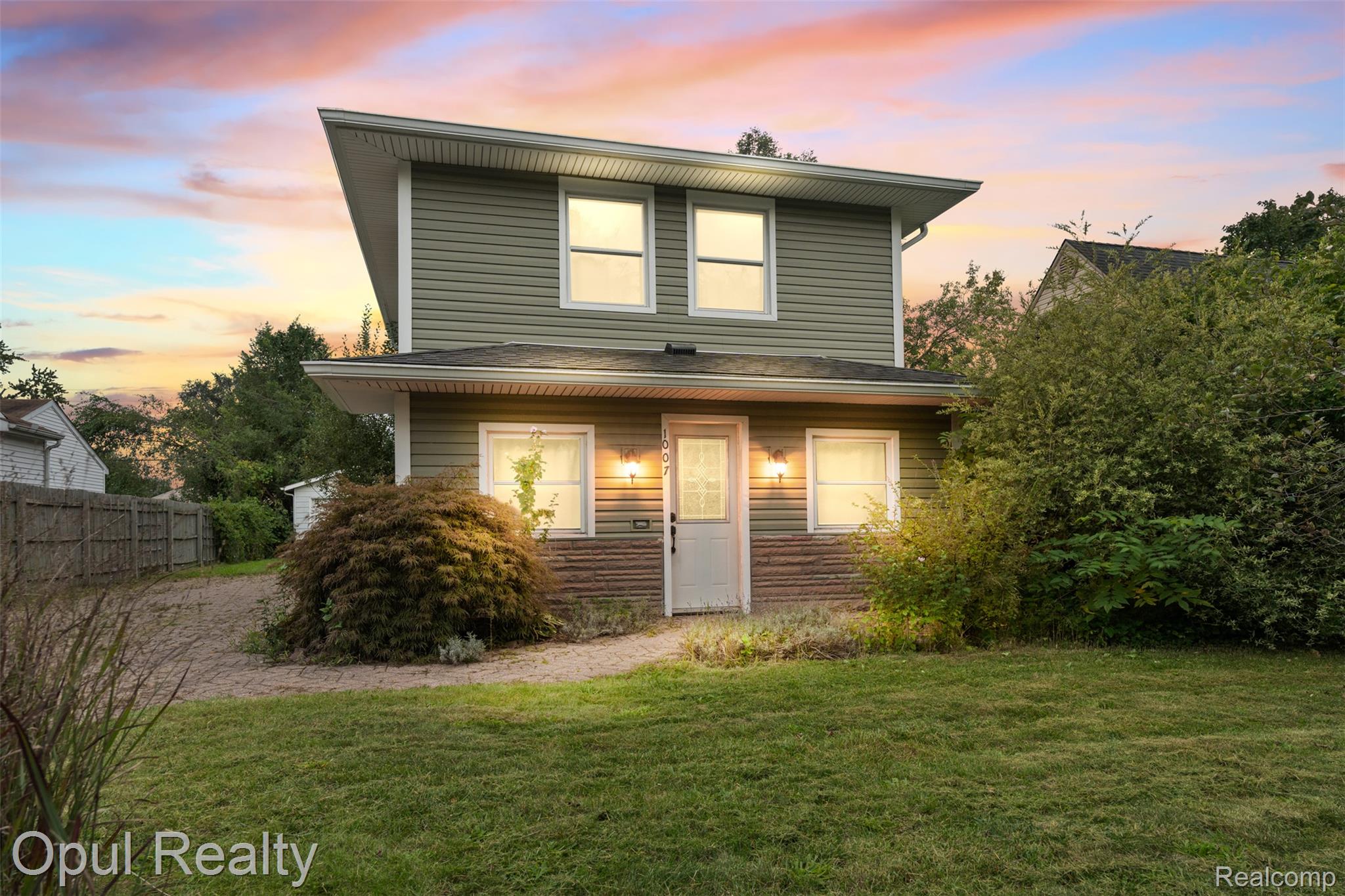 1007, Michigan, Brighton, Michigan, 48116