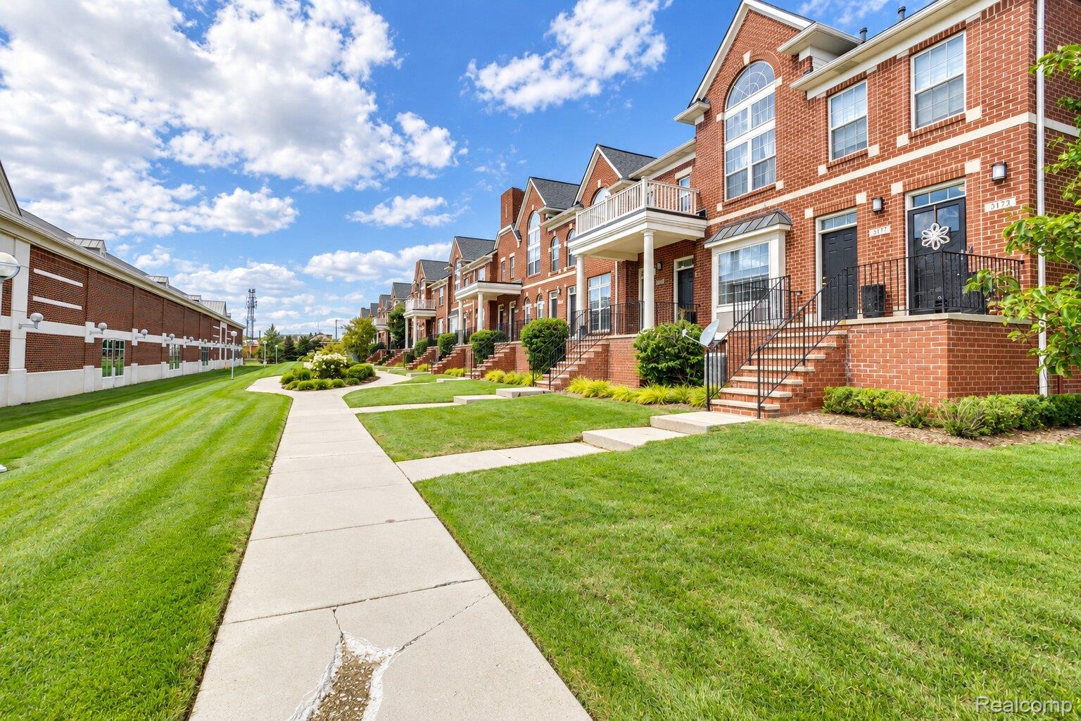3237, Newbury, Troy, Michigan, 48084