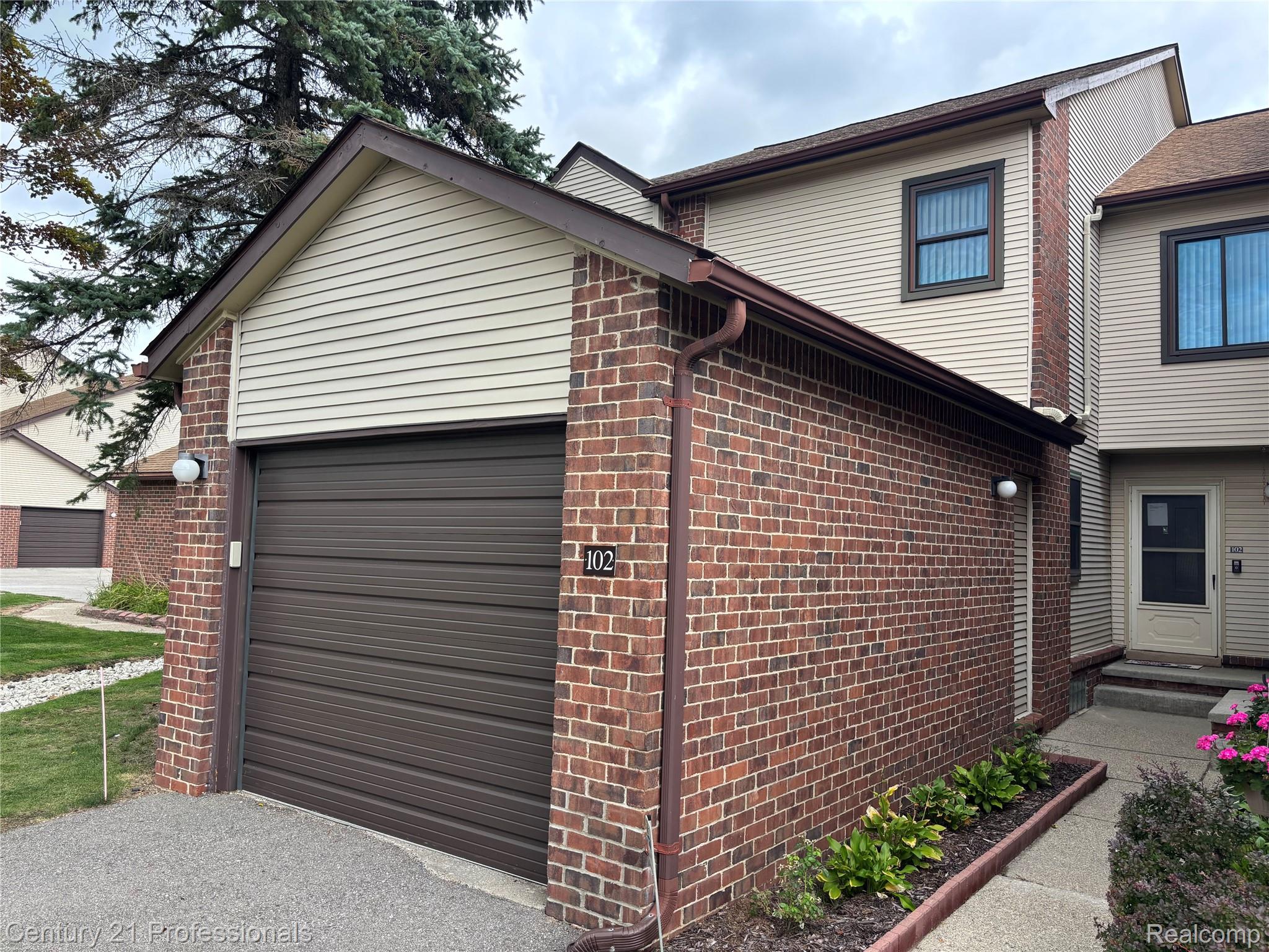6680, Ridgefield, #102, West Bloomfield, Michigan, 48322