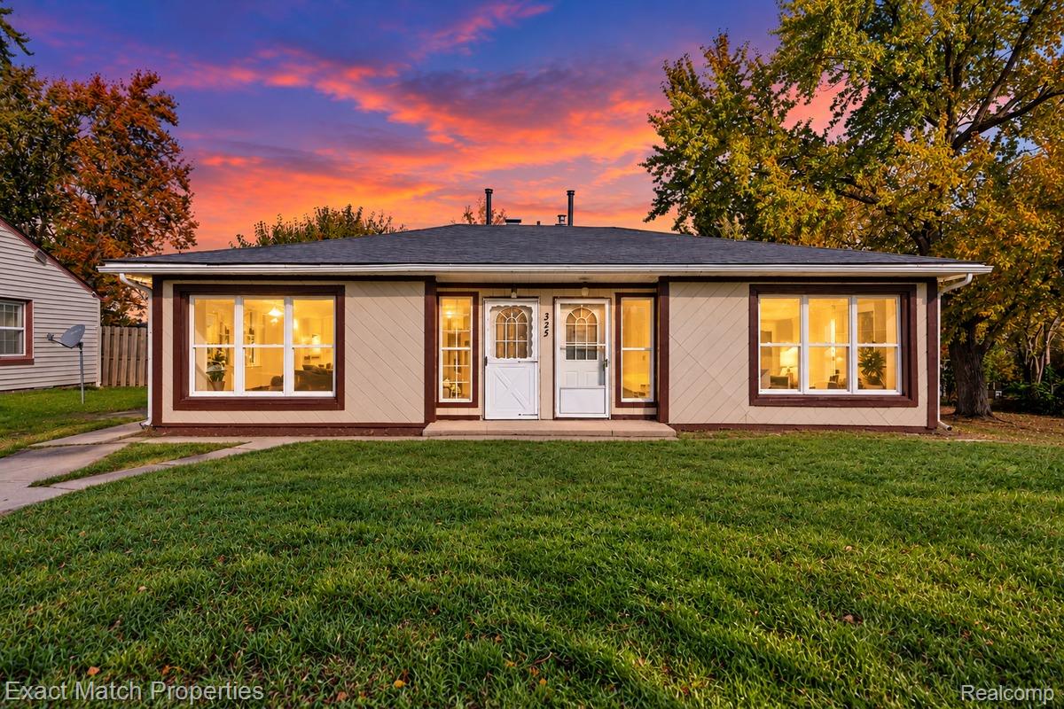325 E Sheffield AVE