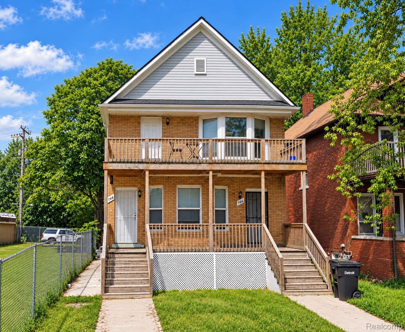 746 Clairmount ST